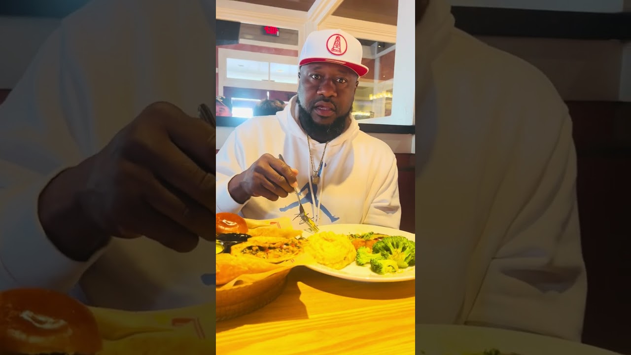 Chili’s 🌶️  taste test in NC! #foodie #mukbang  #tastetest  #entertainment #fun #subscribe 
