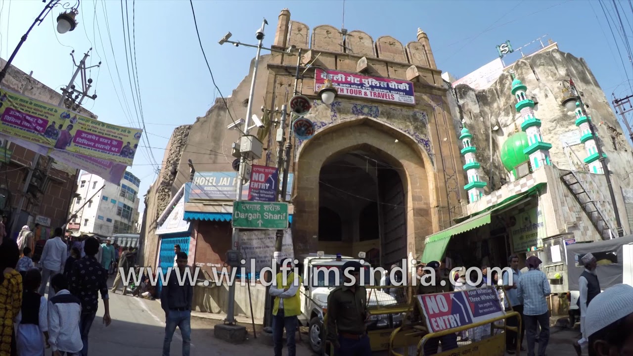 Walking through the shopping streets of Ajmer near dargah of Moinuddin Chishti