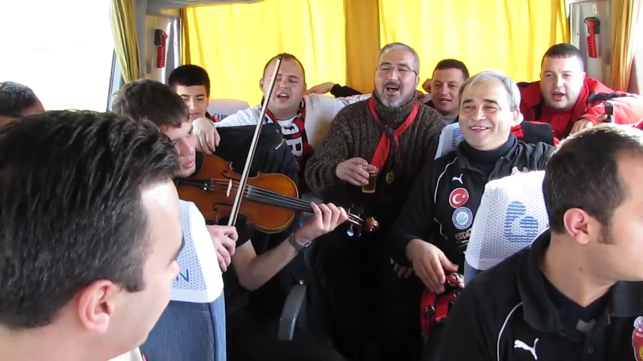 Yıl 2010, Kasımpaşa deplasmanına giden BandoESES otobüsü #Eskişehirspor #BandoESES