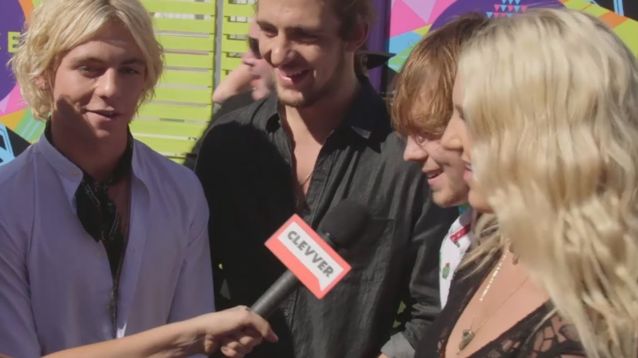R5 Talk Sexy & Wild Gifts From Fans - Teen Choice Awards 2015 Interview