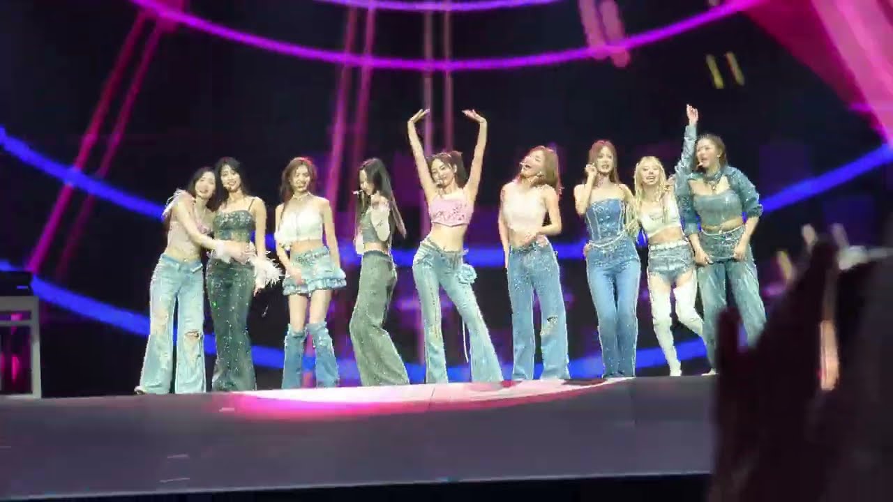 [FANCAM] 20230506 TWICE (트와이스) Melbourne - Talk that Talk