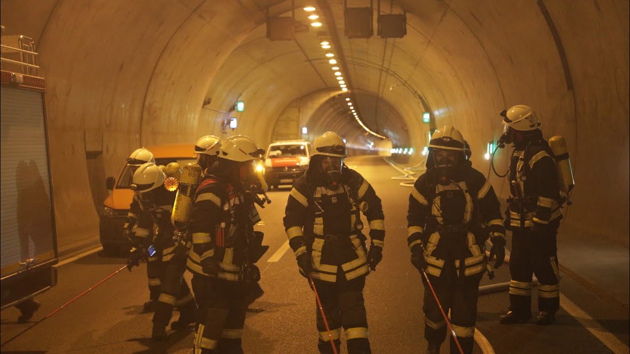 (Inside View) Verkehrsunfall+Brand im Heidkopftunnel Großübung im Landkreis Göttingen