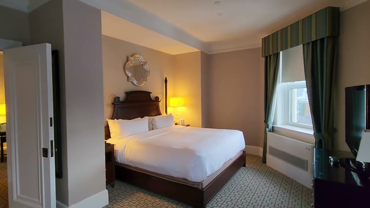 Fairmont Chateau Laurier Corner King Suite (#440)