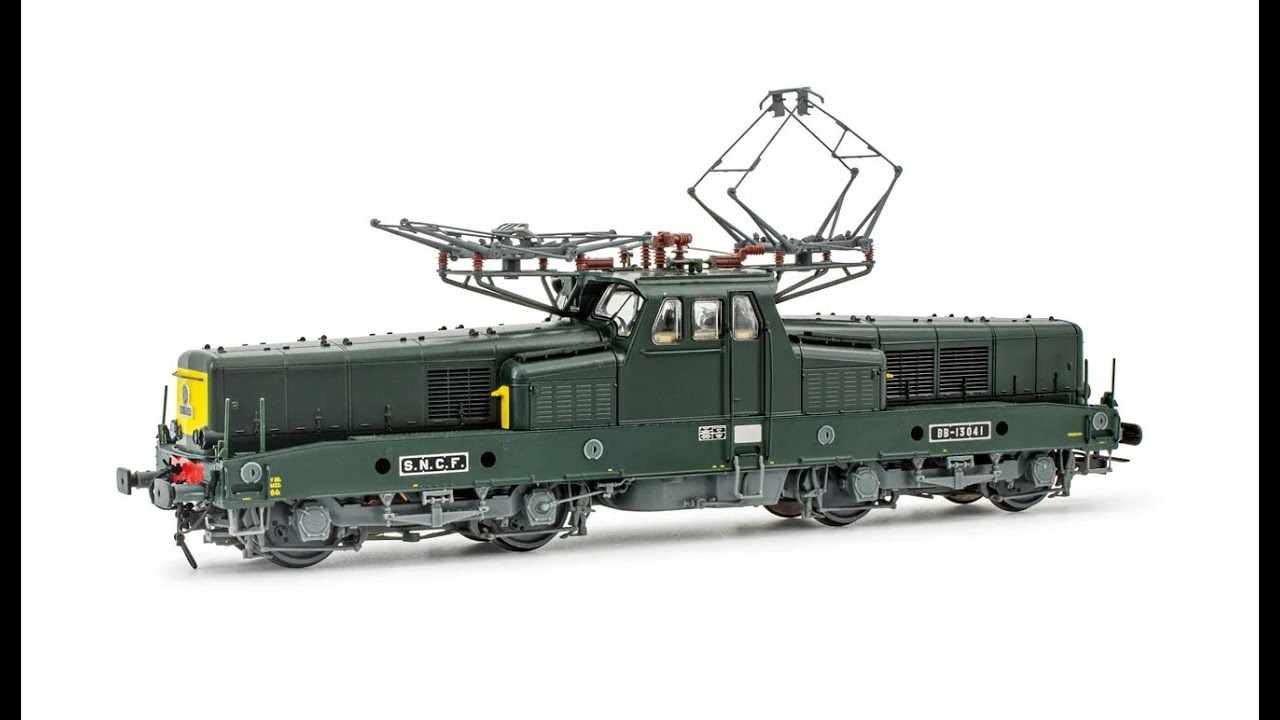 Jouef SNCF Class BB 13000 Electric Locomotive pulling SNCF Freight Train