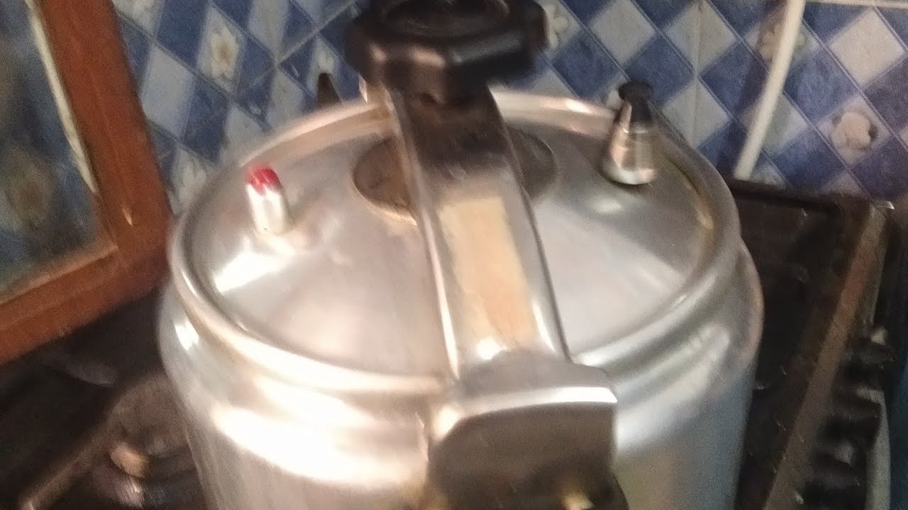 pressure cooker whistling sound effect