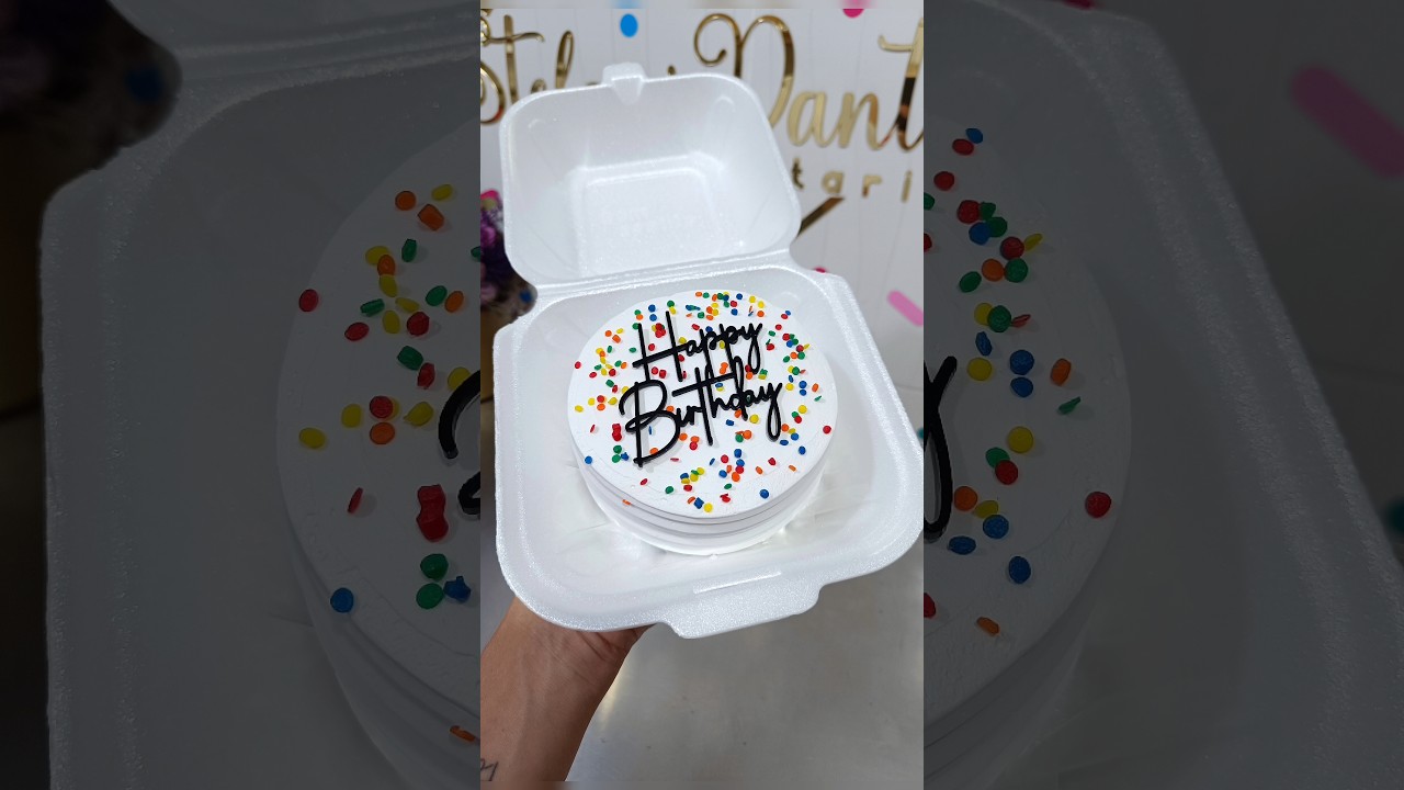 Bent&ocirc; Cake #bentocake #decorandobolo #confeitaria #boloespatulado #cake #chantilly #cakedecorating