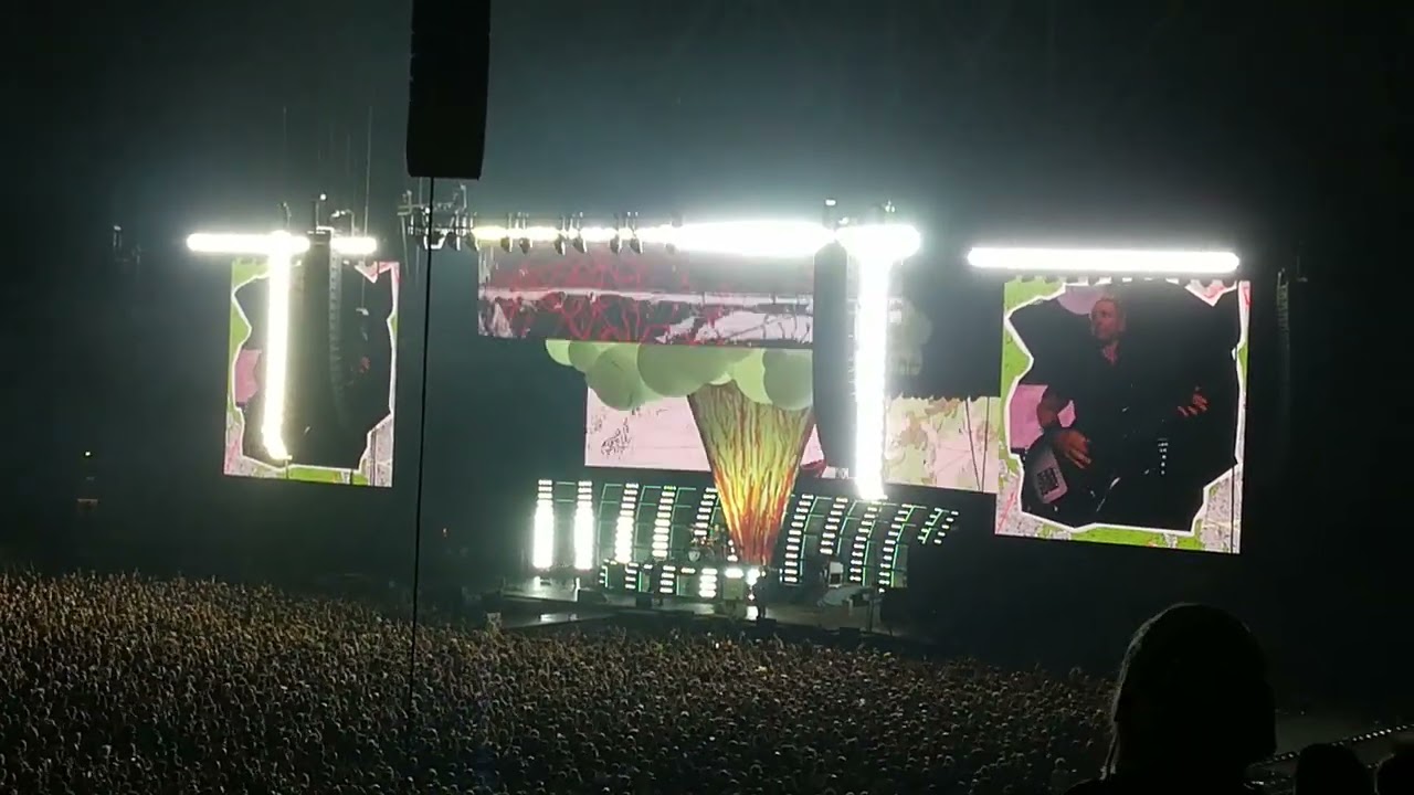 Green day speelt Longview tijdens Saviors tour in Gelredome-Arnhem 19-6-2024