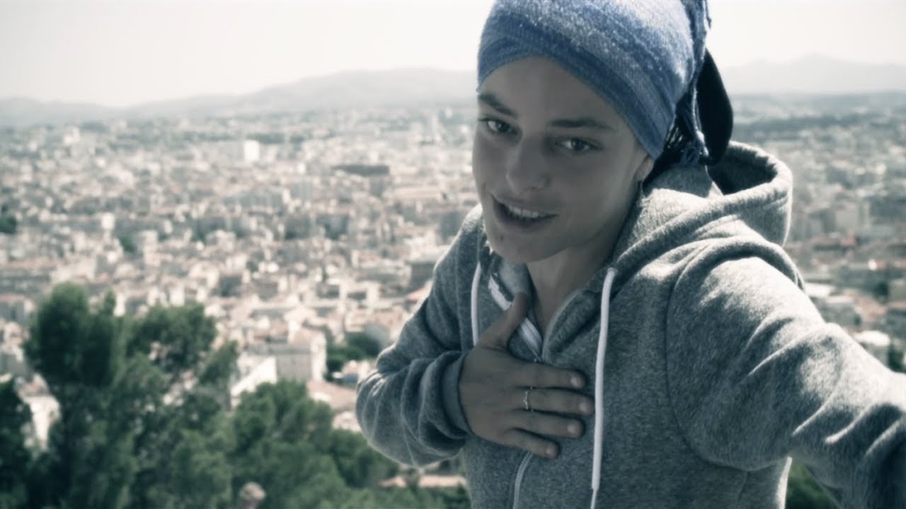 Keny Arkana - Vie d'artiste (Clip Officiel)