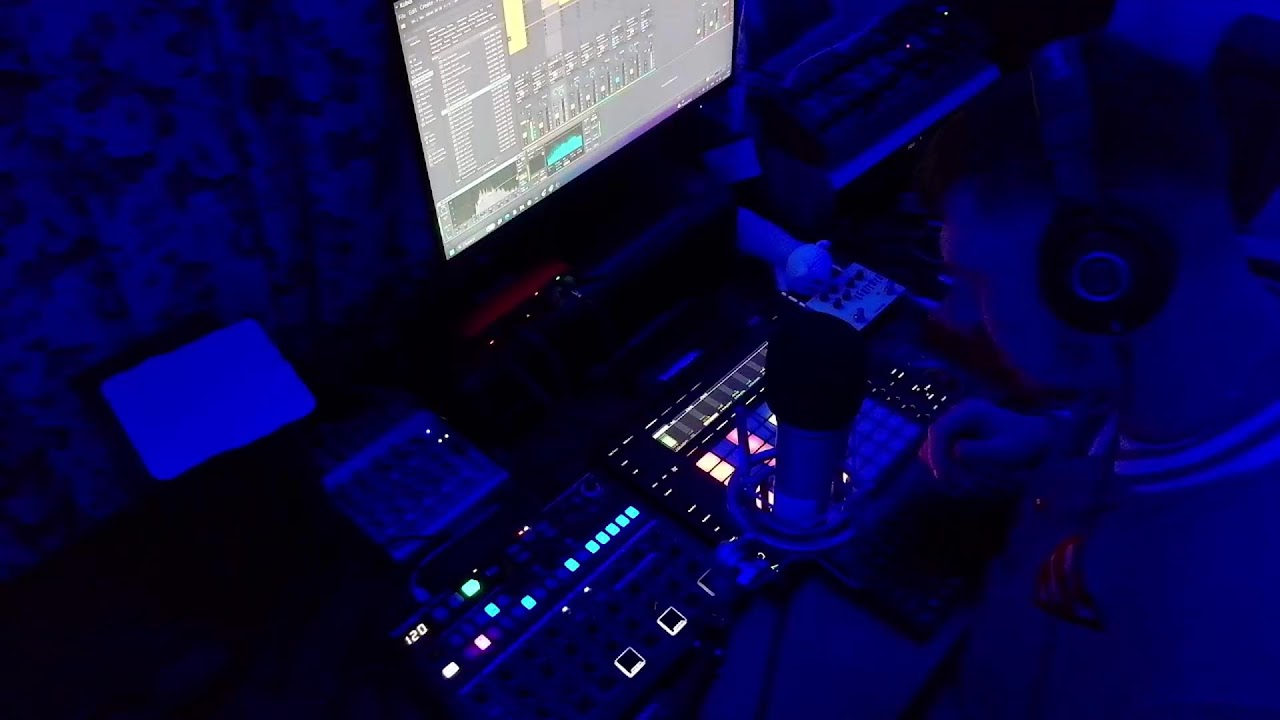 • Live Studio Jam | Drum Machine & Synths | Electro / Techno