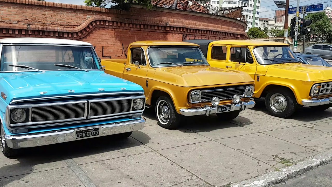 Encontro de carros antigos - Estação da Luz - São Paulo