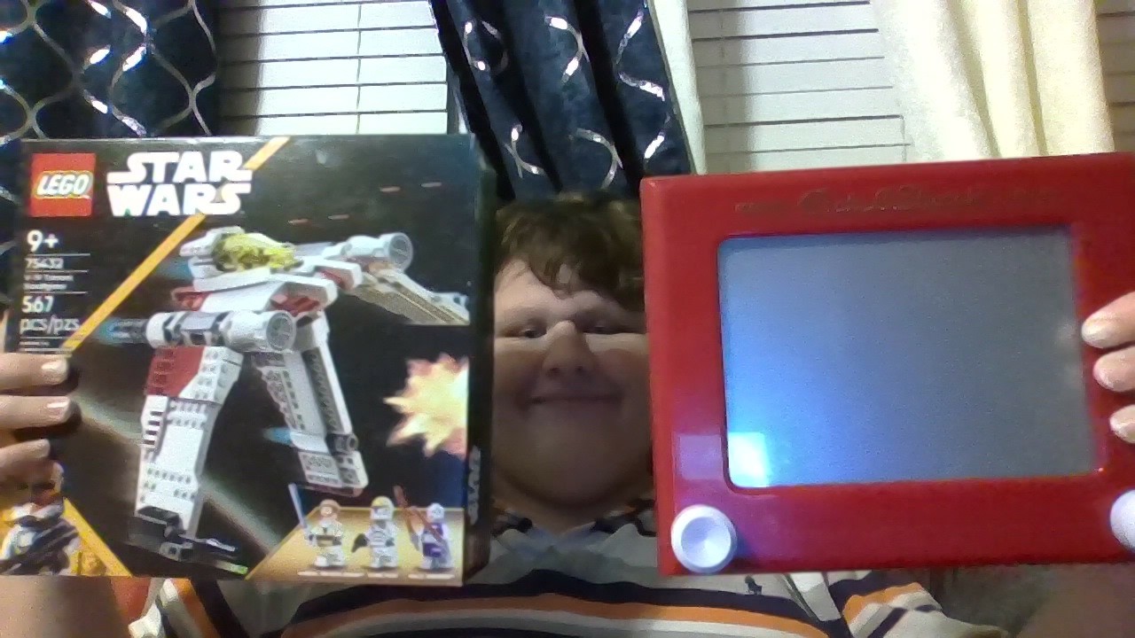 ASMR Tapping on Lego box and etch a sketch