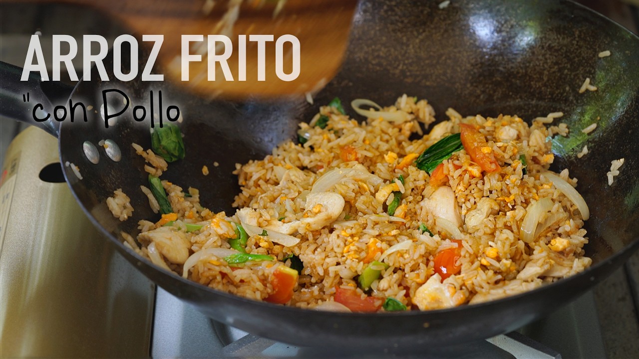 ¿Cansado del arroz frito de siempre? Sigue esta espectacular receta de arroz frito con pollo.