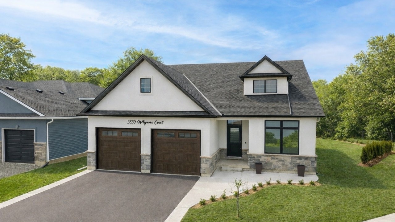Niagara Falls Luxury Bungalow Tour | 3359 Willguard Court | Szeibert Realty Group