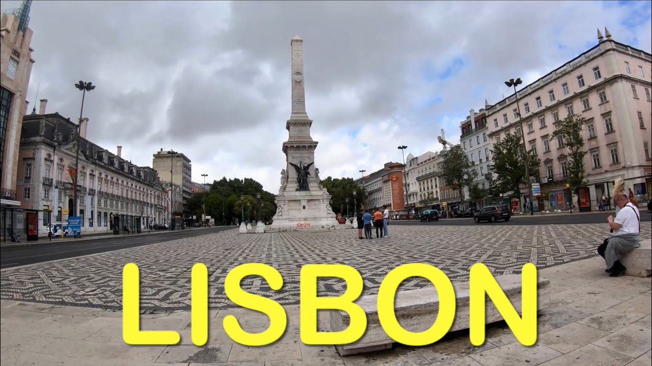 Walking from Pra&ccedil;a dos Restauradores to Pra&ccedil;a Dom Pedro IV. Lisbon. Portugal 🇵🇹