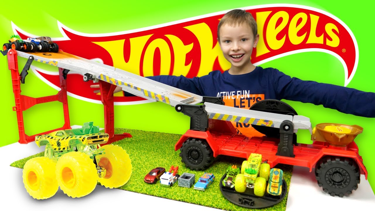 Meganaczepa z rampą! - Hot Wheels Monster Trucks Nowość
