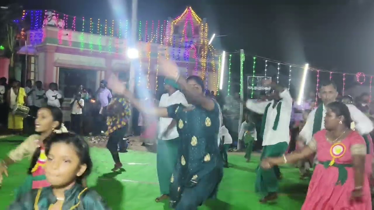 கருப்பவரன் கருப்பவரன் கருப்பண்ணசாமி கார்மேகம் போல வரான் கருப்பண்ணசாமி #trending #vallikummi 