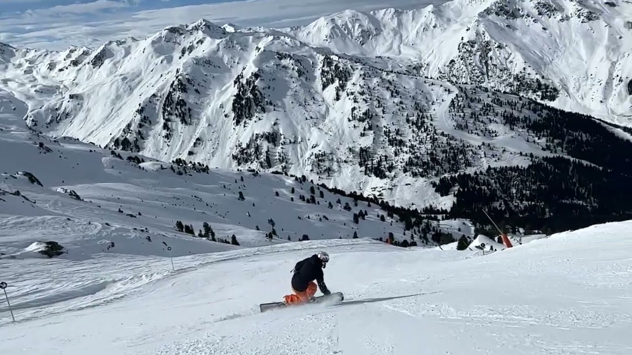 Hochfügen Feb 2022 Snowboard Extreme Carving Virus Snowboard Gladiator
