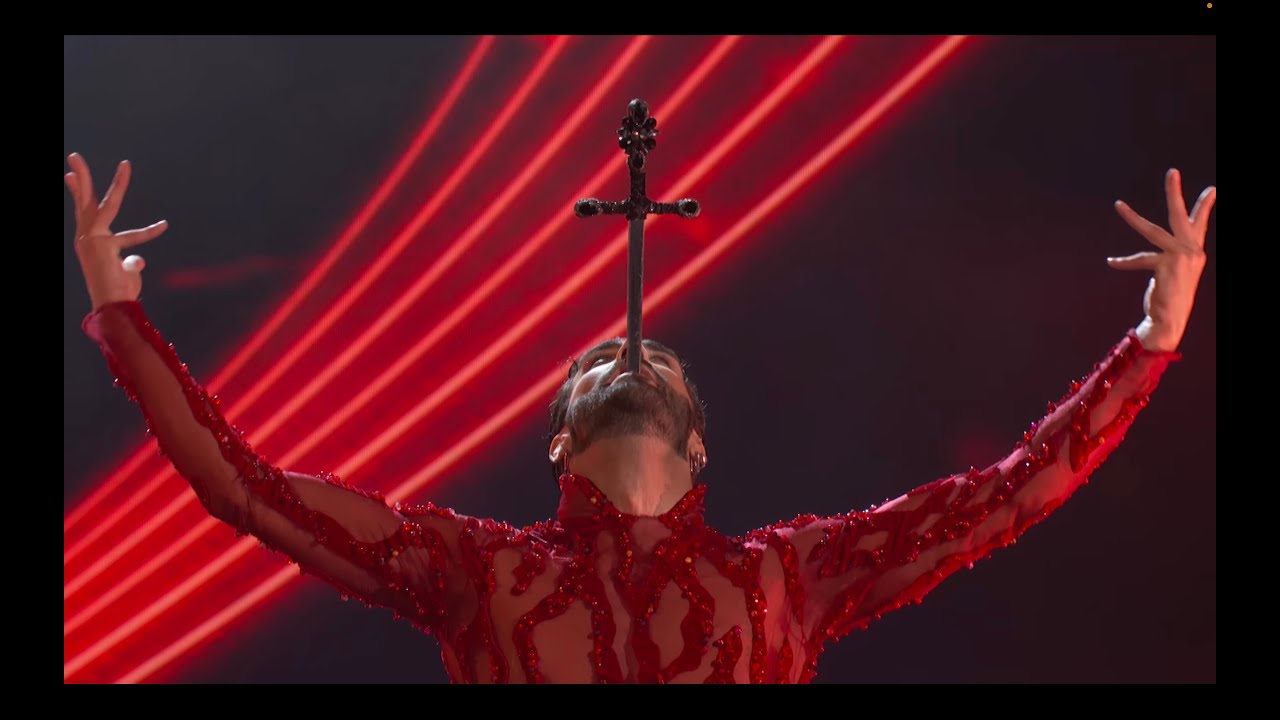 HERWAN LEGAILLARD - AGT DEMI FINALE - AERIAL SWORD SWALLLOWER