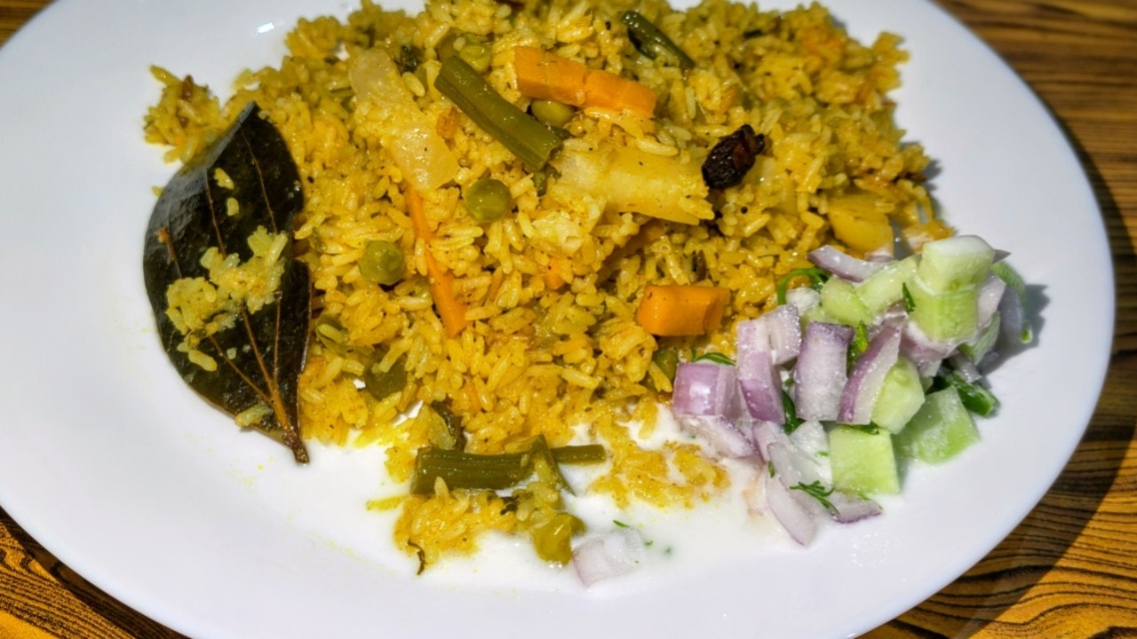 Quick and Easy Lunch Box Recipe| ಕುಕ್ಕರ್ ನಲ್ಲಿ ಅತೀ ರುಚಿಯಾಗಿ ವೆಜ್ ಪುಲಾವ್ ಮಾಡುವ ಸುಲಭ ವಿಧಾನ