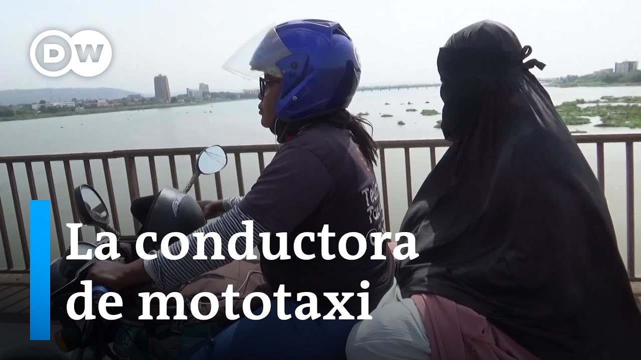 Una taxista para mujeres en Bamako, Mali