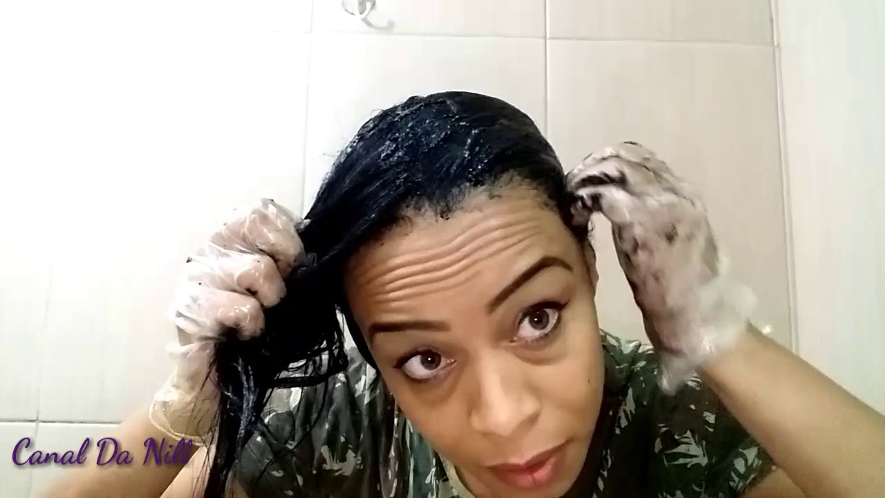 Henê Pelucia- retoque de raiz em cabelo com mega hair