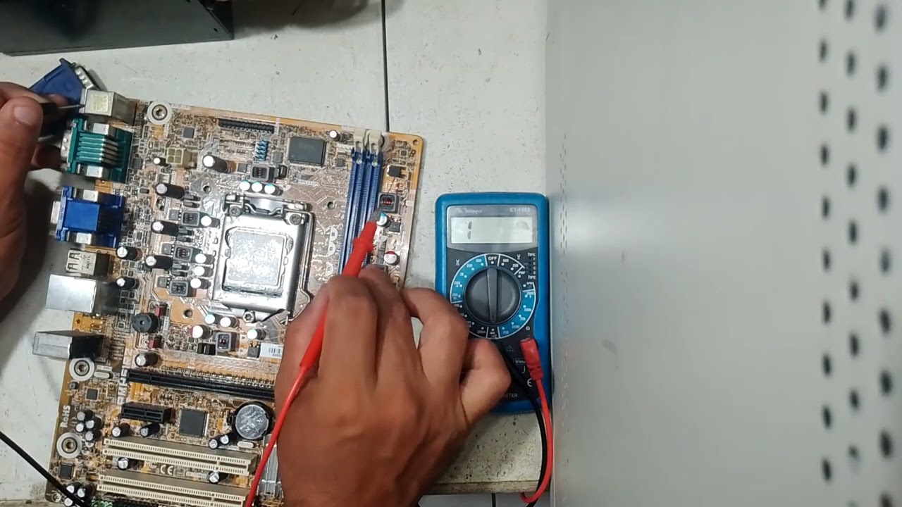 PLACA MÃE 1155 PCWAER LIGA E NÃO DA IMAGEM E O PROCESSADOR NÃO ESQUENTA