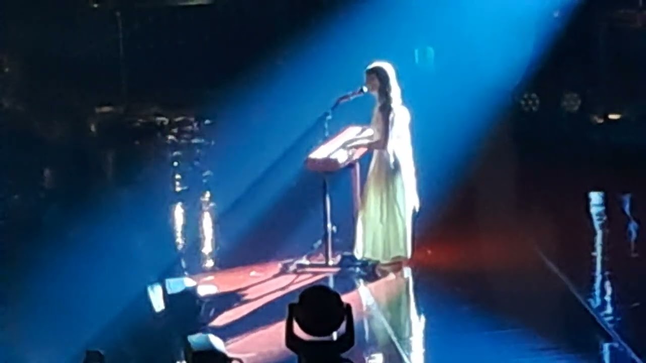 AURORA - Invisible Wounds (live, 2025.05.01, Ziggo Dome, Amsterdam)