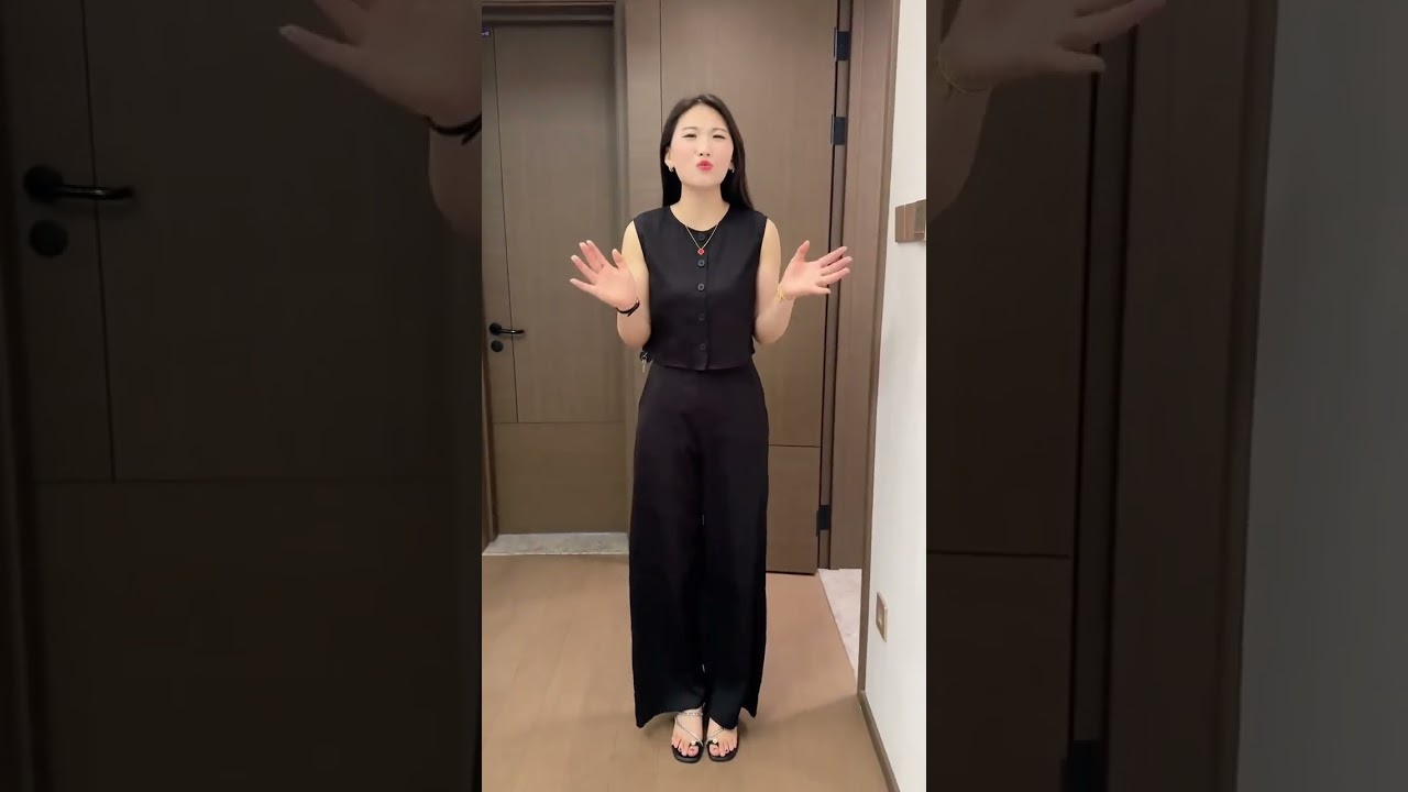#时尚气质套装 #套装两件套 #穿搭分享 #夏季新款 #显瘦穿搭