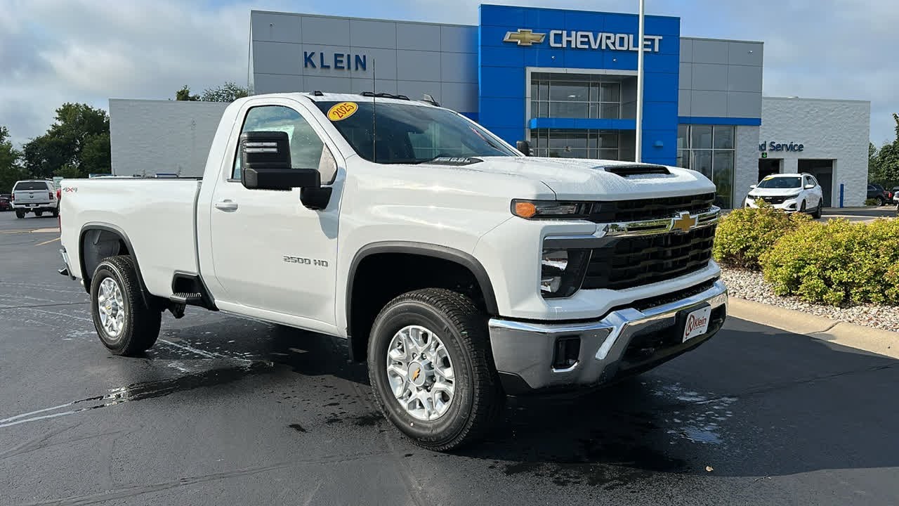 2025 Chevrolet Silverado_2500HD LT 4WD Reg Cab 142 Clintonville, Shawano, New London, Appleton,...