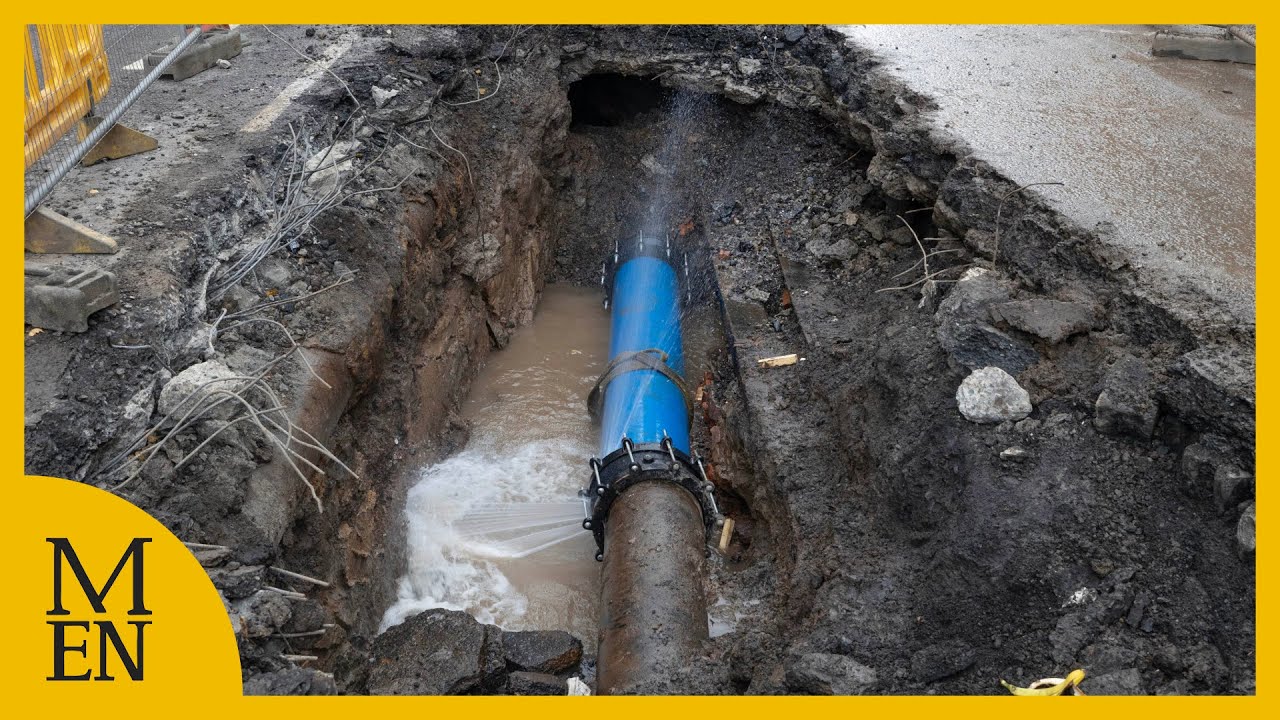 Burst water pipe in Manchester causes city centre chaos