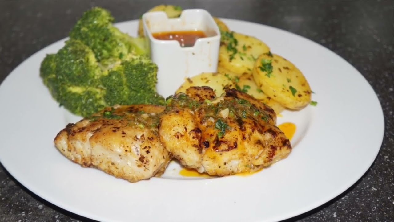 dos de cabillaud grillé et ses legumes sautés ظهر سمك القد المشوي