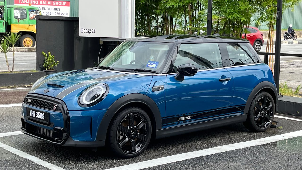 Taking delivery of the MINI Cooper S 3 door and doing a quick Genting run.
