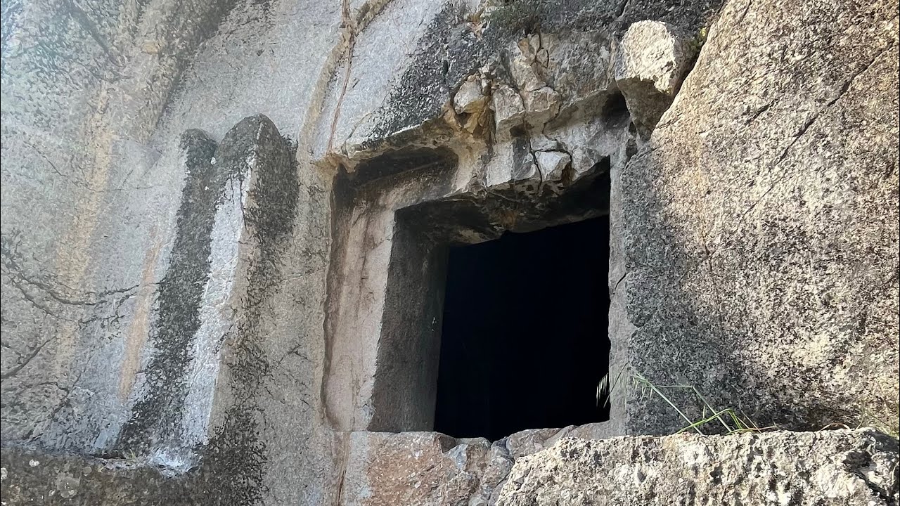 Amasya Kitabeli Kaya Mezarı