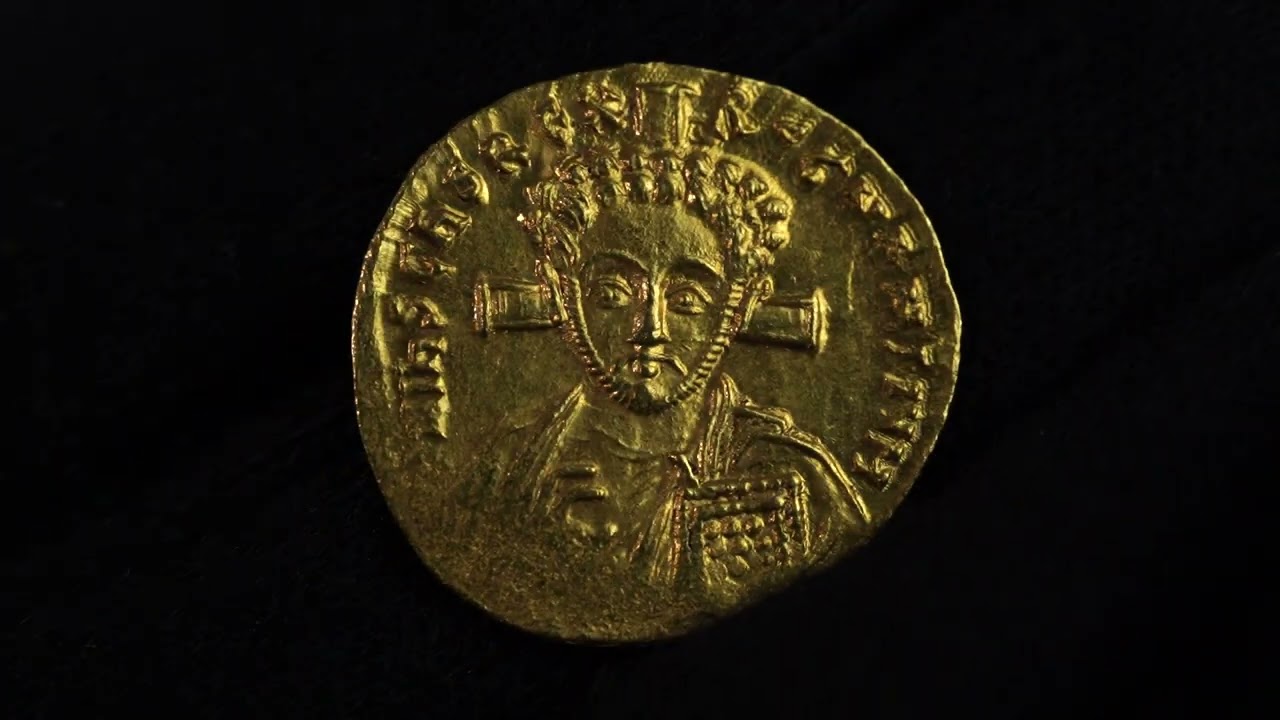 Byzantine Empire (Constantinople) AV Solidus, c. AD 705 &ndash; Justinian II, second reign (AD 705-711)