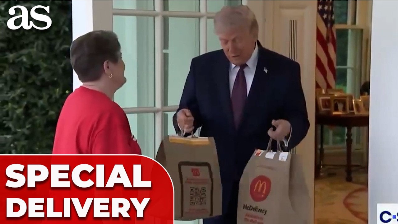 Trump receives McDonald&rsquo;s delivery via doorDash inside the OVAL OFFICE