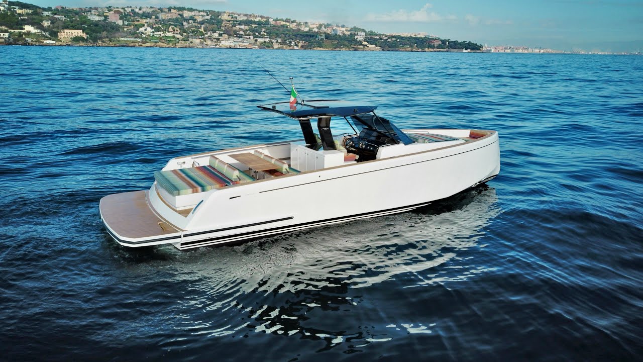 Powerboat Charter Private boat tour to Capri and Amalfi Coast - Boat rental in Naples, Italy