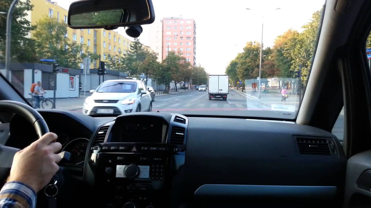 Opel Zafira 1.9 CDTI 150 HP automatic city driving