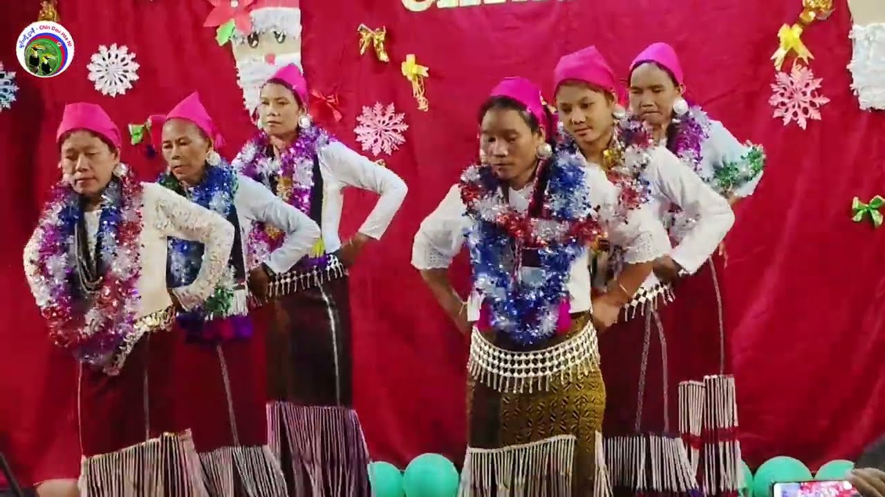 ခူမီးရိုးရာ ခေတ်ဟောင်းသီချင်းကို မိခင်များအဖွဲ့မှ ကပြ ဖျော်ဖြေတင်ဆက်ခြင်း
