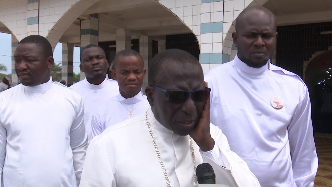 Religion : Célébration à l'église Papa Nouveau de Toukouzou Hozalem