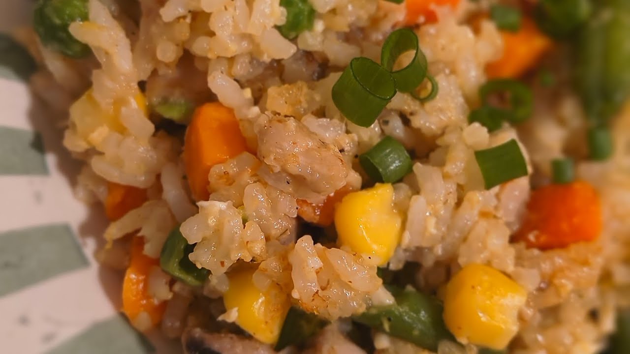 Simple and Quick Chicken Fried Rice 