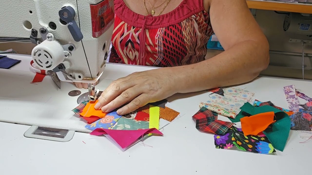 BELÍSSIMO TAPETE FEITO EM CRASY 🧵 RÁPIDO E FÁCIL.