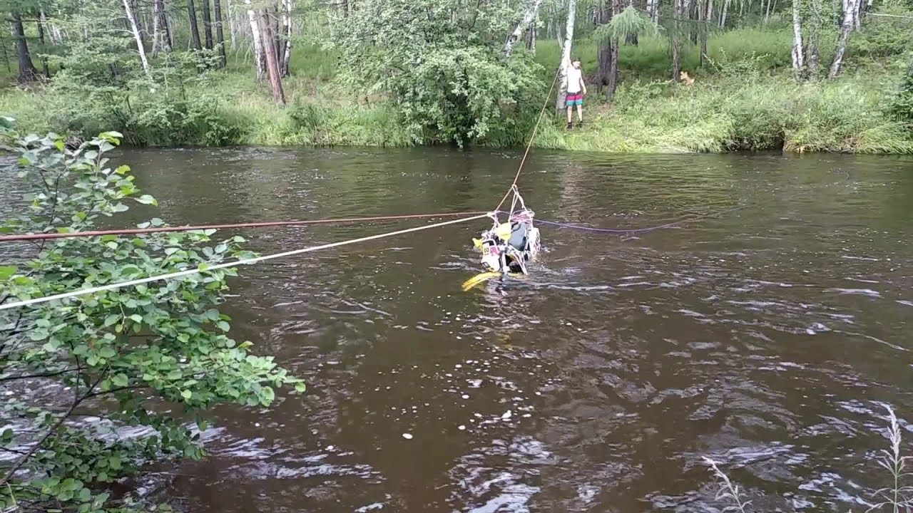 Мотоблуд. Переправа мотоциклов через реку.