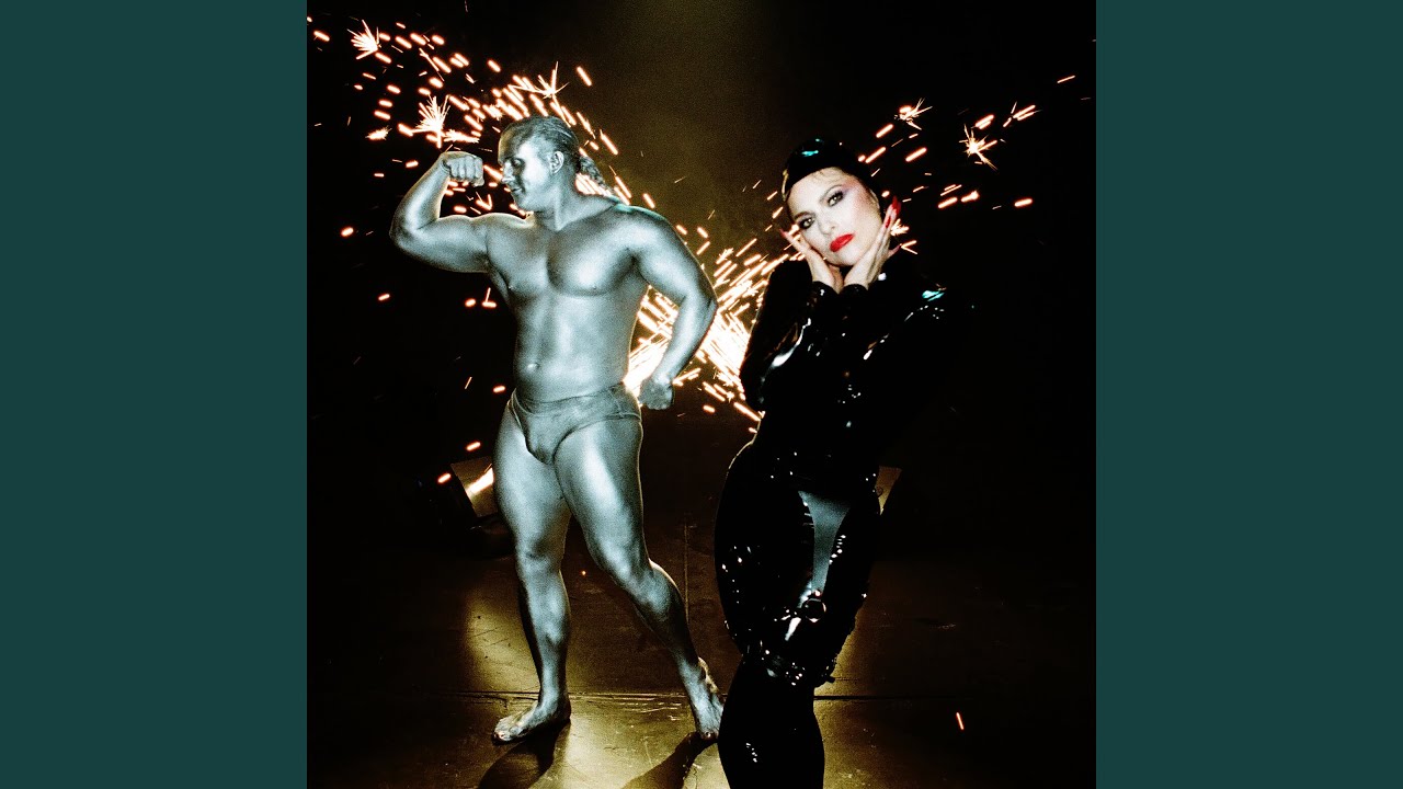 Machina (Ft. Mariana Saldaña)