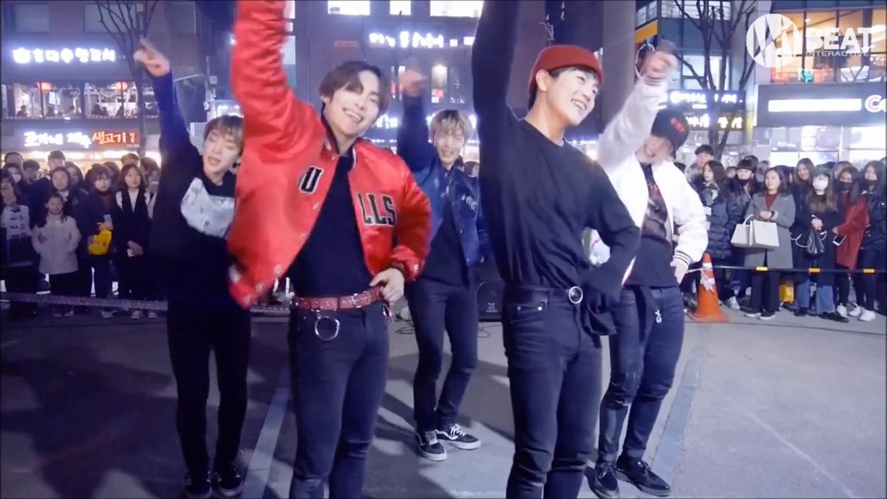 세븐틴(SEVENTEEN) - 아낀다(Adore U) Dance cover Busking in Hongdae