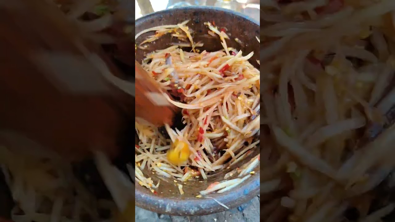 ตำหมากหุ่งกินเที่ยงแซ๊บแซบค่ะ#lifestyle #cooking #วิถีชีวิตคนอีสาน #วิถีชาวบ้าน 