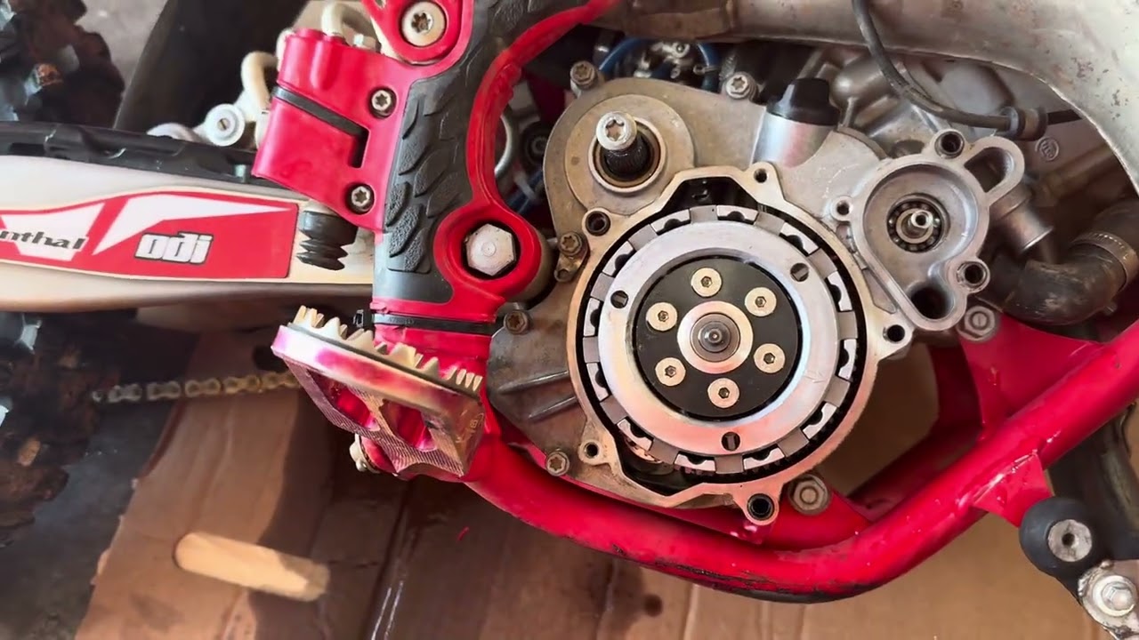 GasGas MC65 water pump seal and bearing replacement 