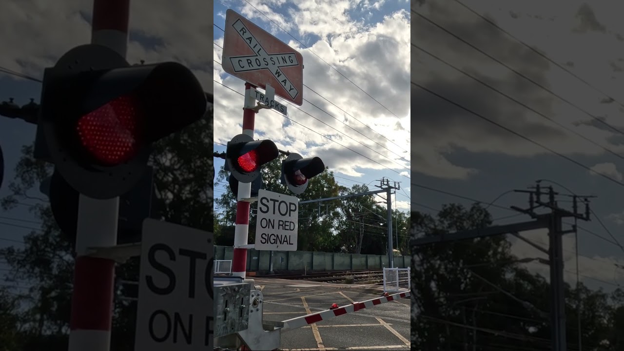 Boom Gates and Trains SH10