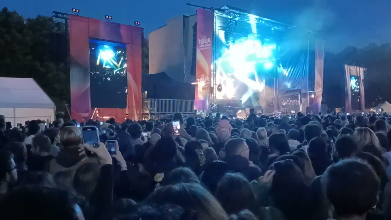 tour vibration ''il est marié-il est en boite de nuit''