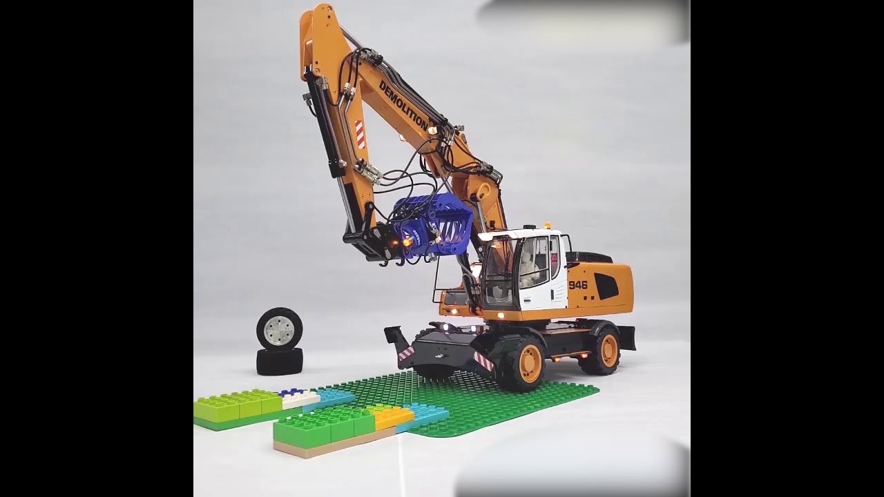 1/14 RC liebherr 946EW Metal Hydraulic Wheel Excavator