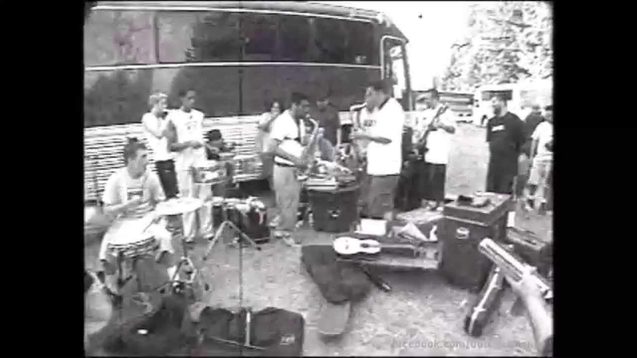 Ozomatli & Deftones - Live backstage jam (Vans Warped Tour '98)
